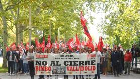 Protestas en Valladolid contra el cierre de Bimbo que dejaría a "200 familias sin pan"