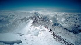 Los científicos quedan desconcertados por un crecimiento anómalo del Everest