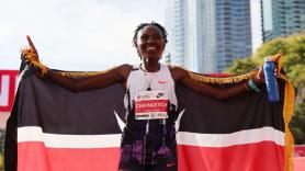 Ruth Chepngetich logra el récord del mundo de maratón con una marca de 2h 9m 56s