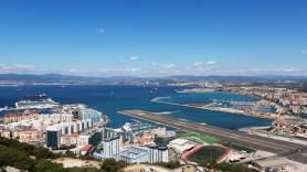 Un profesor jurídico revela cómo el aeropuerto de Gibraltar surgió gracias a "un momento de debilidad" de España