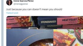 Esta pizza inspirada en España se ha visto en un súper del extranjero: hay muchas cosas para comentar