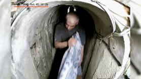 Israel difunde vídeo inédito de Sinwar horas antes del 7 de octubre escondido en un túnel