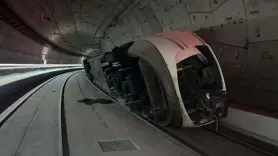 Un tren descarrila y vuelca en Madrid, en el túnel entre Chamartín y Atocha