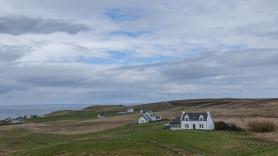 Un municipio rural idílico de Escocia lucha contra una empresa española: "Es horrible, las casas arderán"