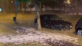 La descomunal tormenta de granizo en El Ejido que ha roto hasta los cristales de los coches