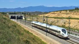 Un nuevo tren de alta velocidad pone contra las cuerdas a Talgo