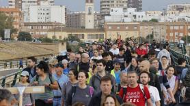 Vecinos afectados por la DANA reclaman más ayuda del Ejército: "Sin comida, sin luz, sin agua y con cadáveres en el garaje"