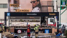 Las emergencias no hallan, por ahora, ningún cuerpo en el aparcamiento del Centro Comercial Bonaire tras varias inspecciones