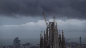 Calles cortadas y servicios suspendidos en la provincia de Barcelona por el paso de la DANA