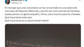 El mensaje escrito en una pizarra a unos niños de Paiporta emociona a miles de personas