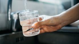 Piden a un pueblo entero dejar de consumir inmediatamente agua del grifo por altos niveles de arsénico