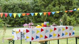 Prohibido cantar "Cumpleaños feliz" a un niño: llega la Policía, disuelve la fiesta y cierra el restaurante durante 15 días