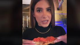 Una venezolana prueba por primera vez el pan con tomate en España y su veredicto es claro