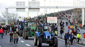 Un agricultor regresa de las manifestaciones que han puesto en jaque a España y recorre 15 kilómetros con el tractor por equivocación