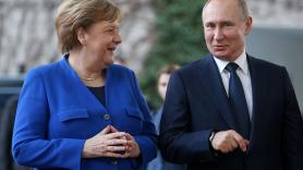 Putin responde a Merkel por el episodio del perro: "Sólo quería un ambiente agradable"