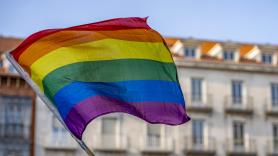 El PP permite que se tramite la derogación de la ley LGTBI de Extremadura para contentar a Vox