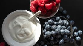 Un nutricionista descoloca con su respuesta a si es mejor merendar fruta o yogur