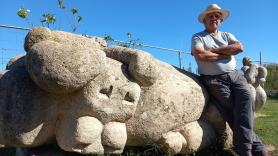 Roban 17 esculturas de 100 kilos de valor incalculable en un taller afectado por la DANA: "No sé si me repondré de esto"