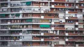 Una chilena, descolocada por lo que dice que todos los españoles tienen en sus ventanas y balcones