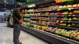 Un padre soltero fue a un supermercado a comprar una ensalada y dos semanas después despierta millonario