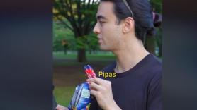 Da de comer pipas a varios japoneses por primera vez y sus reacciones son para verlas