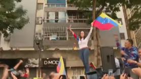 La líder opositora María Corina reaparece 133 días después, en una masiva marcha de la oposición venezolana contra Maduro