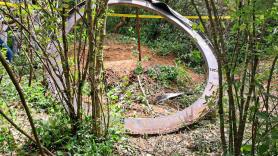 Teorías sobre el gigantesco anillo metálico caído del cielo en un poblado de Kenia