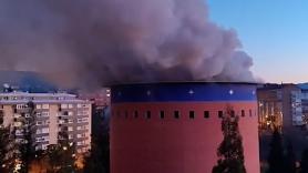 Un incendio calcina parte del Planetario de Pamplona