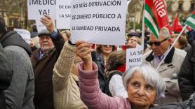 CCOO y UGT concentran a cientos de personas e instan a incluir la agenda social en los Presupuestos del Estado