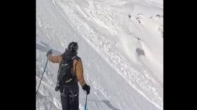 Un esquiador es arrastrado por una avalancha en Mont-Blanc y sobrevive gracias a su airbag