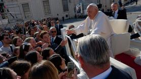 El cambio inesperado de Francisco para el funeral de los Papas: el rito renovado que abandona el "poderoso hombre de este mundo"