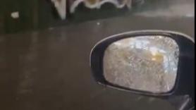 Las angustiosas imágenes de esta persona que se ve atrapada en su coche tras inundarse su barrio
