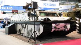Europa estrena un nuevo "tanque insumergible": es el más rápido del mundo y puede correr, trepar y nadar