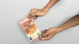 Un hombre tiene 10 euros, pone el fútbol en la tele y poco después su calderilla se convierte en 18.000 euros