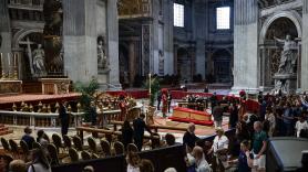 Marea de fieles en el Vaticano para dar su último adiós al Francisco