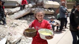 El bloqueo de Israel obliga a la oenegé del chef José Andrés a dejar de dar comida en Gaza