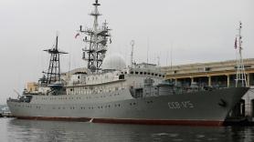 Un grupo de ataque británico es vigilado por un buque de inteligencia ruso en el Mediterráneo