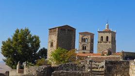La iglesia de un pueblito de Cáceres que esconde el escudo tallado del Athletic de Bilbao