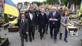 Europa escenifica su apoyo a Ucrania con una simbólica visita y el aval político al tribunal especial