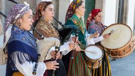 Galicia homenajeará a las cantareiras y a la poesía popular en el Día de las Letras Galegas 2025