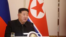 Kim Jong-un inspecciona las nuevas armas de sus fuerzas especiales y da órdenes de cara a la "guerra moderna"