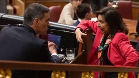 Margarita Robles responde al "pájara" que le dedica Sánchez en sus mensajes a Ábalos