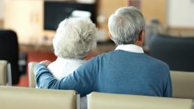 Una pareja de ancianos descoloca a todo un país tras comprar su primera casa: "A nuestra edad nos toman por tontos"