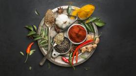 Una farmacéutica recomienda sustituir el ingrediente de moda por el trío de especias para el "botiquín antiinflamatorio"