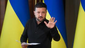 Zelenski exige a Putin dar "autoridad real" a su delegación para tratar el fin de la guerra y le acusa de "tener miedo" a ir en persona