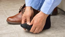 Adiós al dolor de pies: desvelan el "método del congelador" para estirar los zapatos nuevos