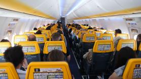 Una pasajera alucina con su asiento y la respuesta de Ryanair casi parece una amenaza: "Consideráte afortunada"