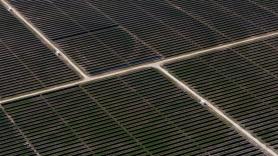 Detectan tecnología secreta en equipos de energía solar chinos: "La destrucción de la red eléctrica está instalada"