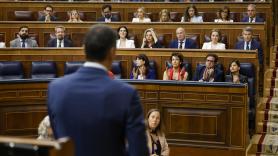 Sánchez arremete contra Feijóo por la situación económica: "España avanza sin su apoyo y sin su permiso"