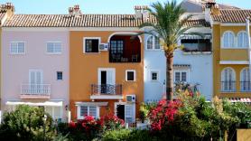 Hacienda avisa a los mayores de 65 años que quieren vender su casa: en la prensa internacional hablan de "trampa fiscal"